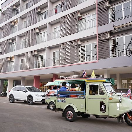 Chompu Nakarin Apartment Trang Bagian luar foto