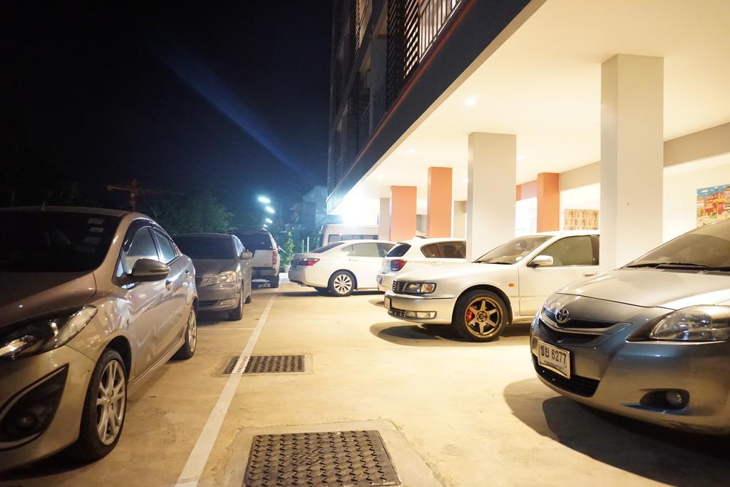 Chompu Nakarin Apartment Trang Bagian luar foto