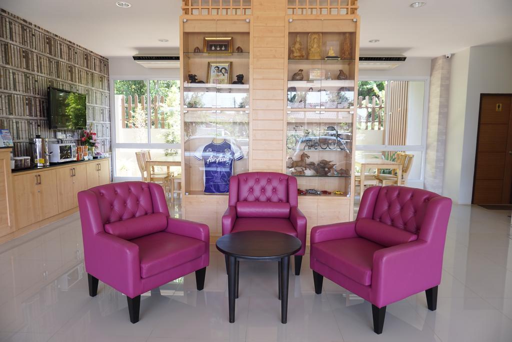 Chompu Nakarin Apartment Trang Bagian luar foto