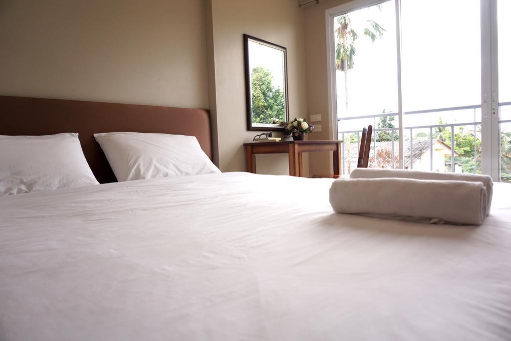 Chompu Nakarin Apartment Trang Bagian luar foto