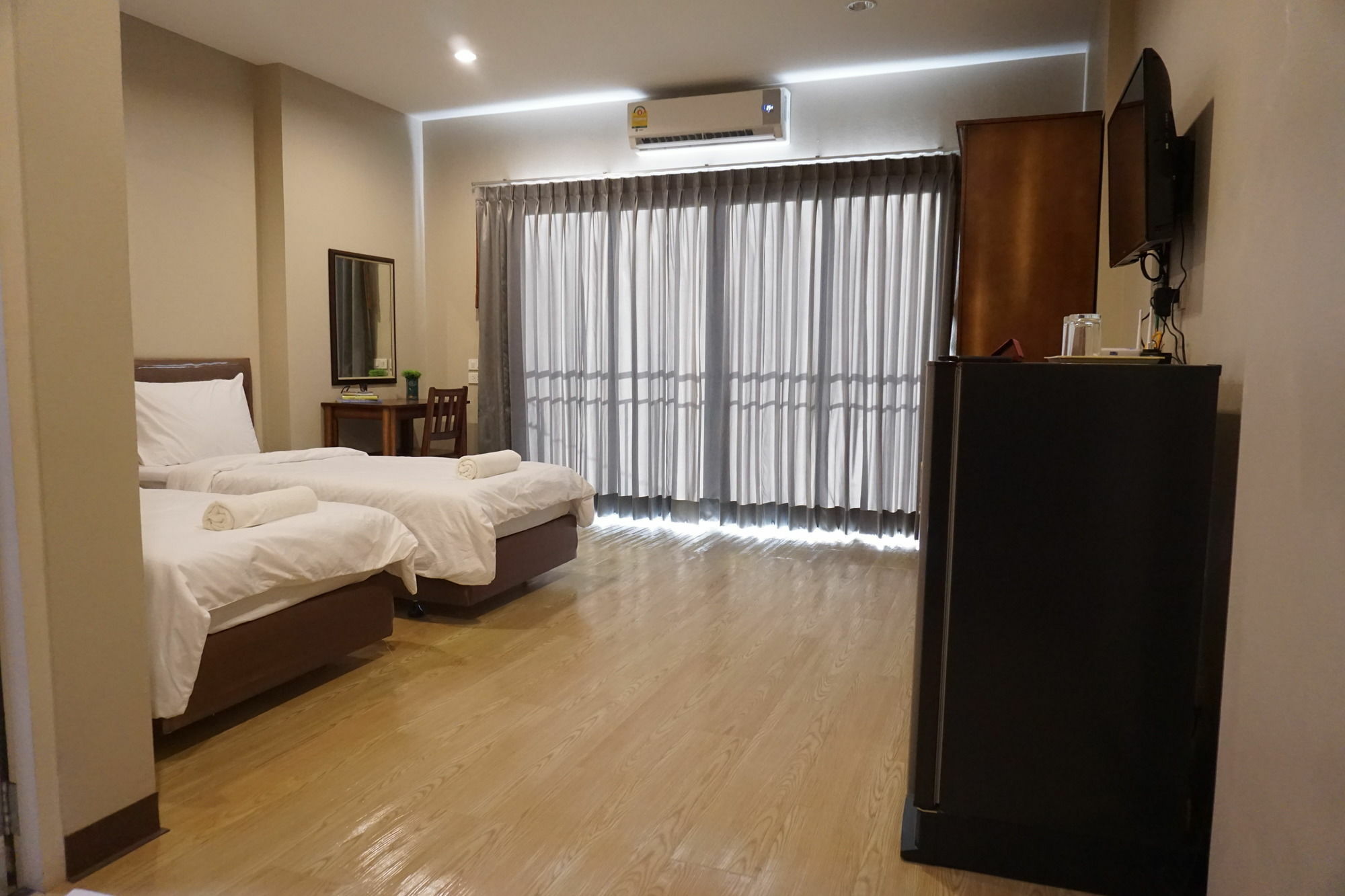 Chompu Nakarin Apartment Trang Bagian luar foto