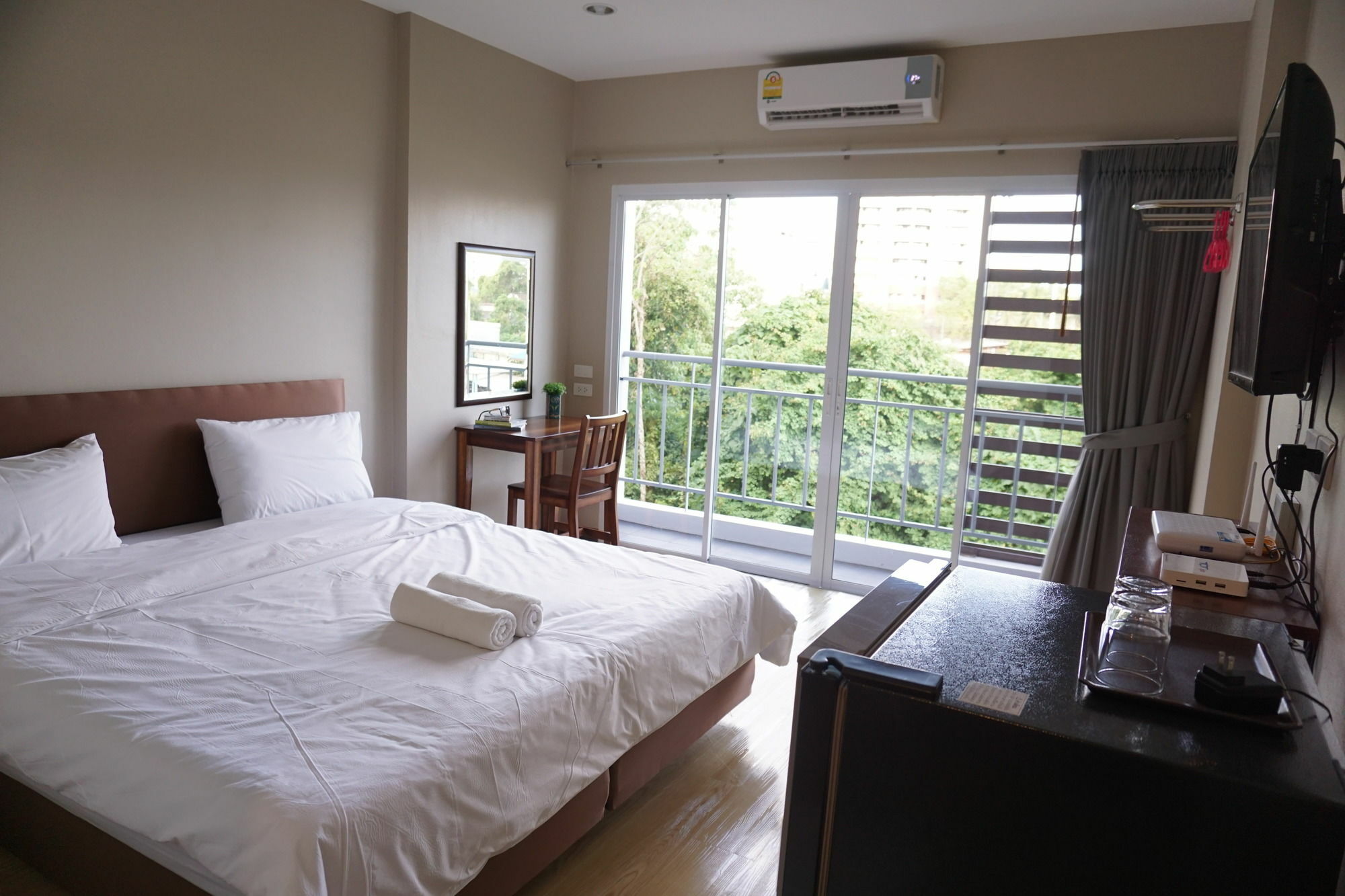 Chompu Nakarin Apartment Trang Bagian luar foto