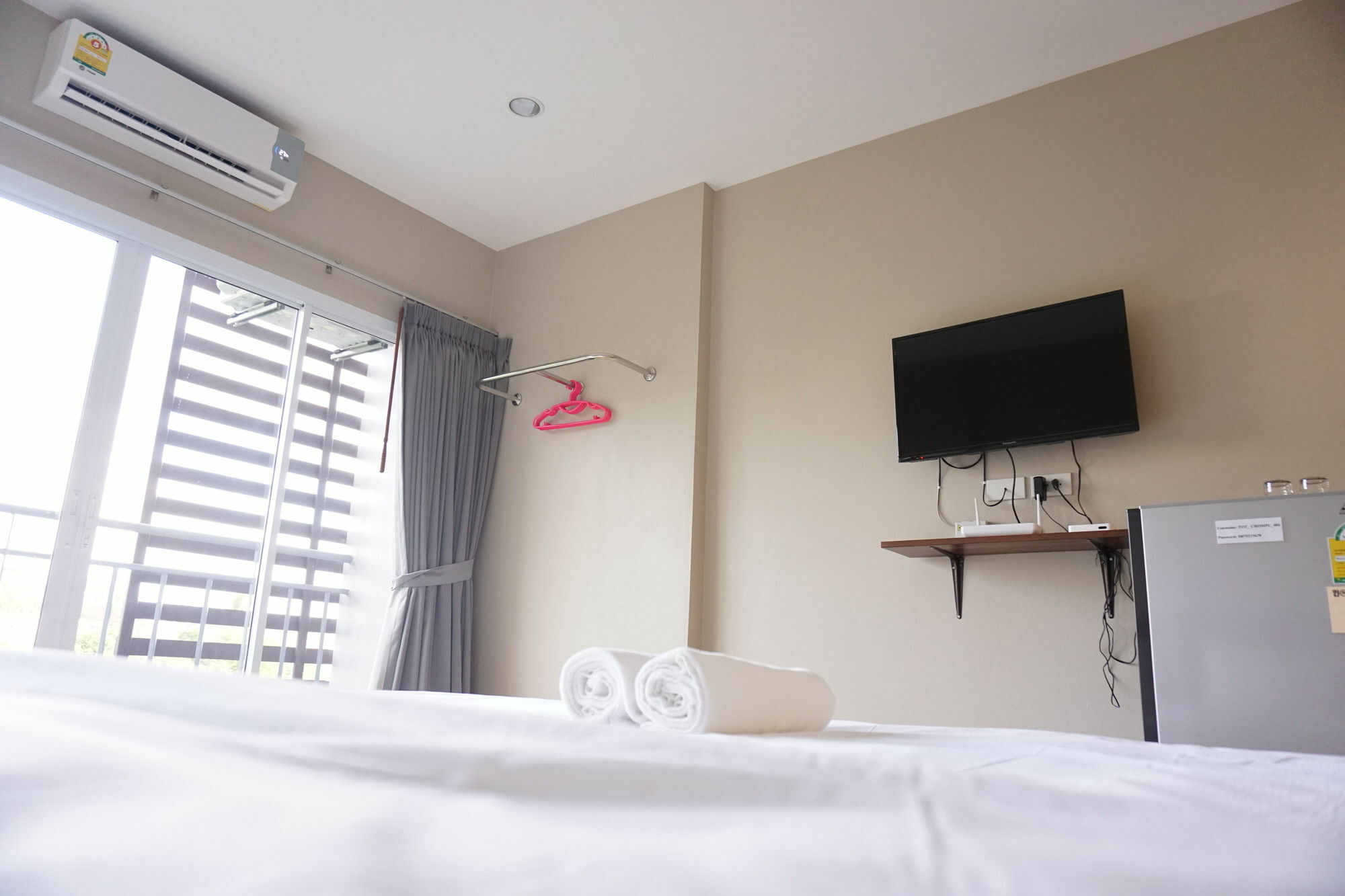 Chompu Nakarin Apartment Trang Bagian luar foto