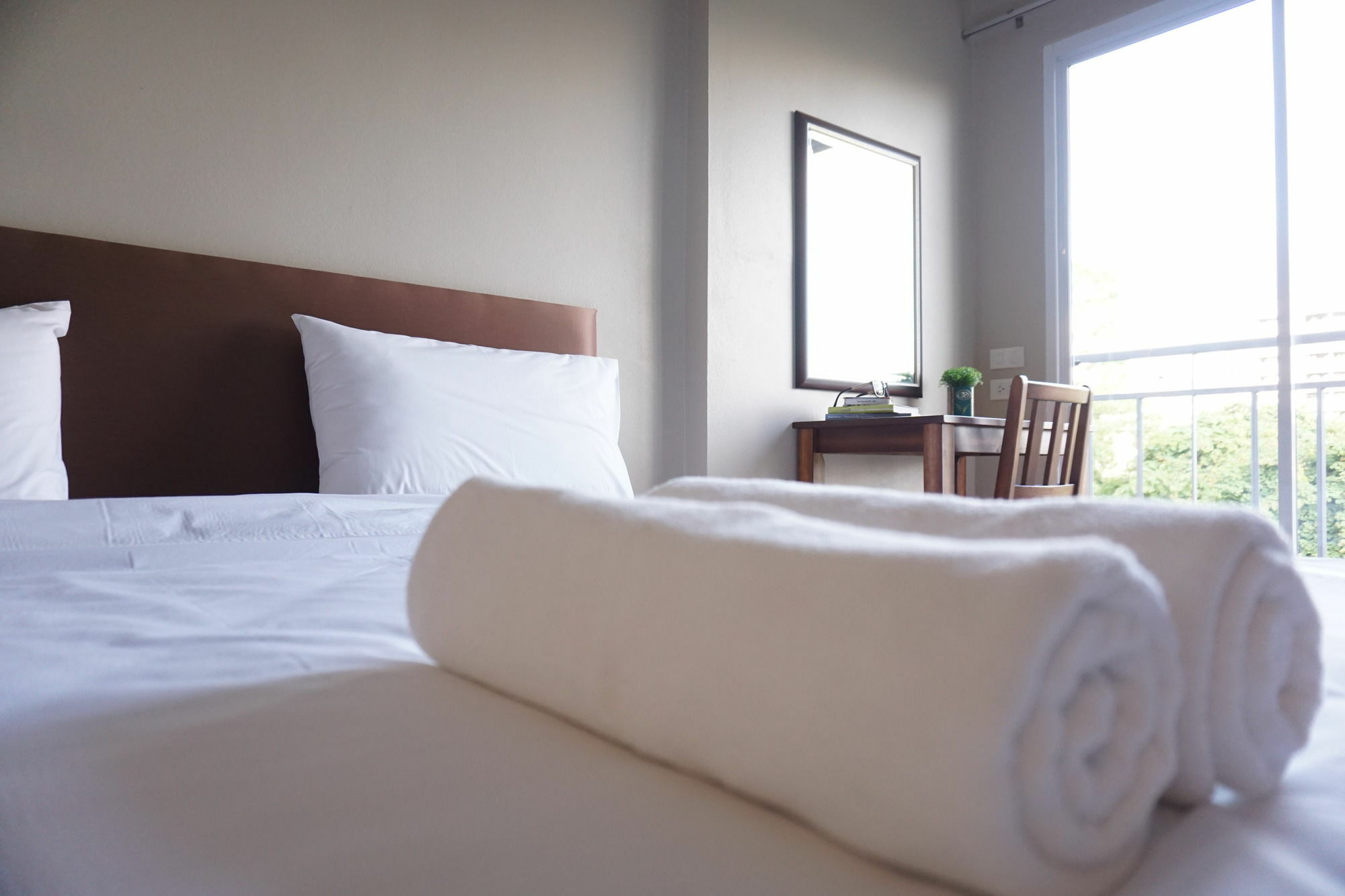 Chompu Nakarin Apartment Trang Bagian luar foto