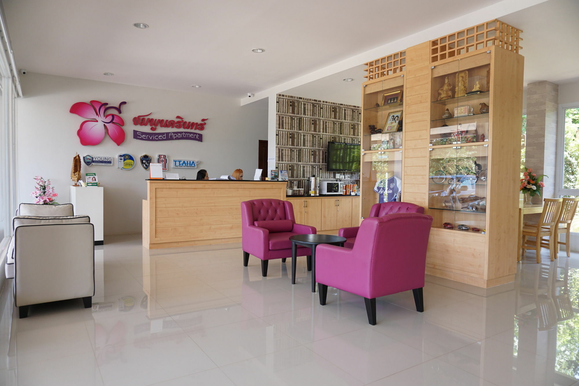 Chompu Nakarin Apartment Trang Bagian luar foto