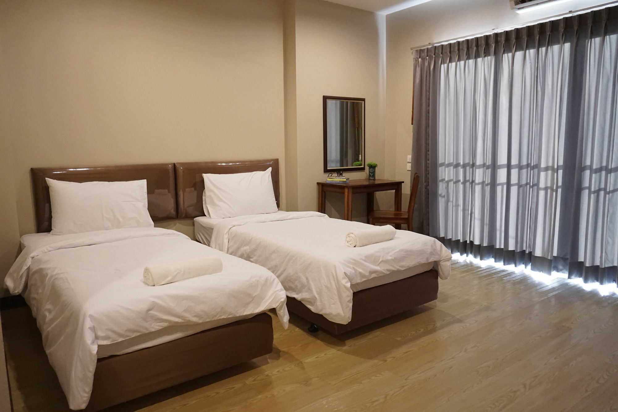 Chompu Nakarin Apartment Trang Bagian luar foto