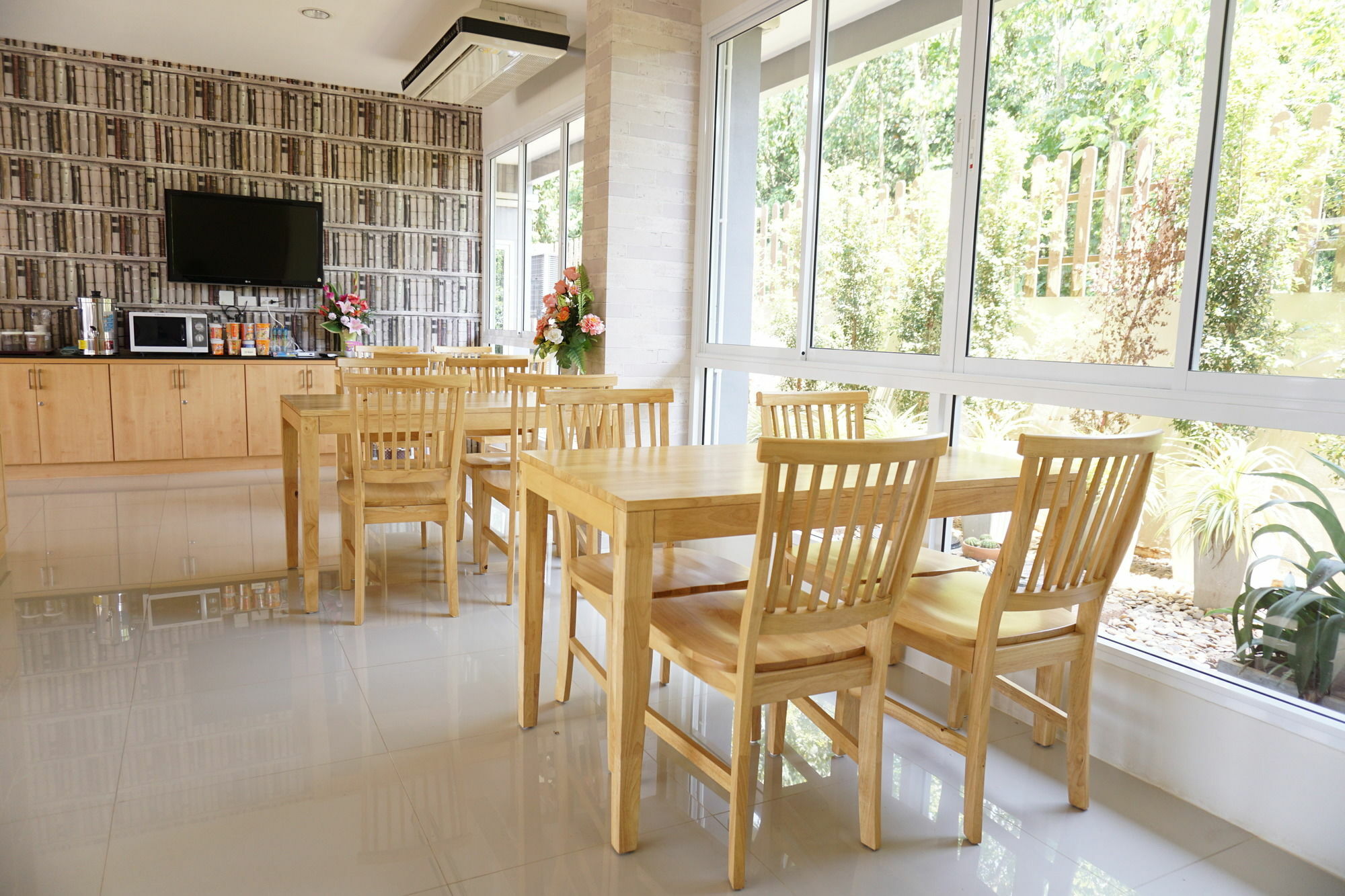 Chompu Nakarin Apartment Trang Bagian luar foto